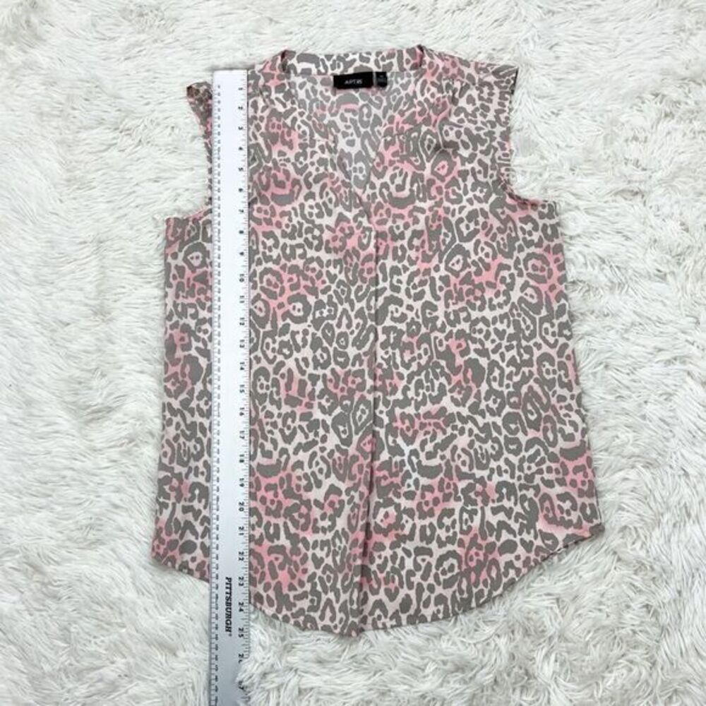 Apt. 9 Grey Pink Leopard Cap Sleeve Blouse Top Size XS - Picture 3 of 7